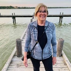 Meet your Posher, Ari